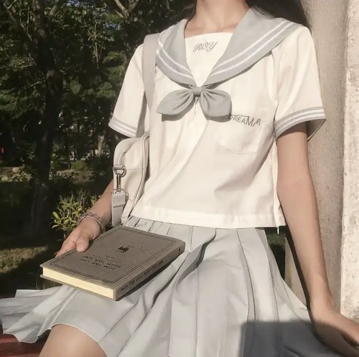 树上有个好地方2：美术老师的放羊班